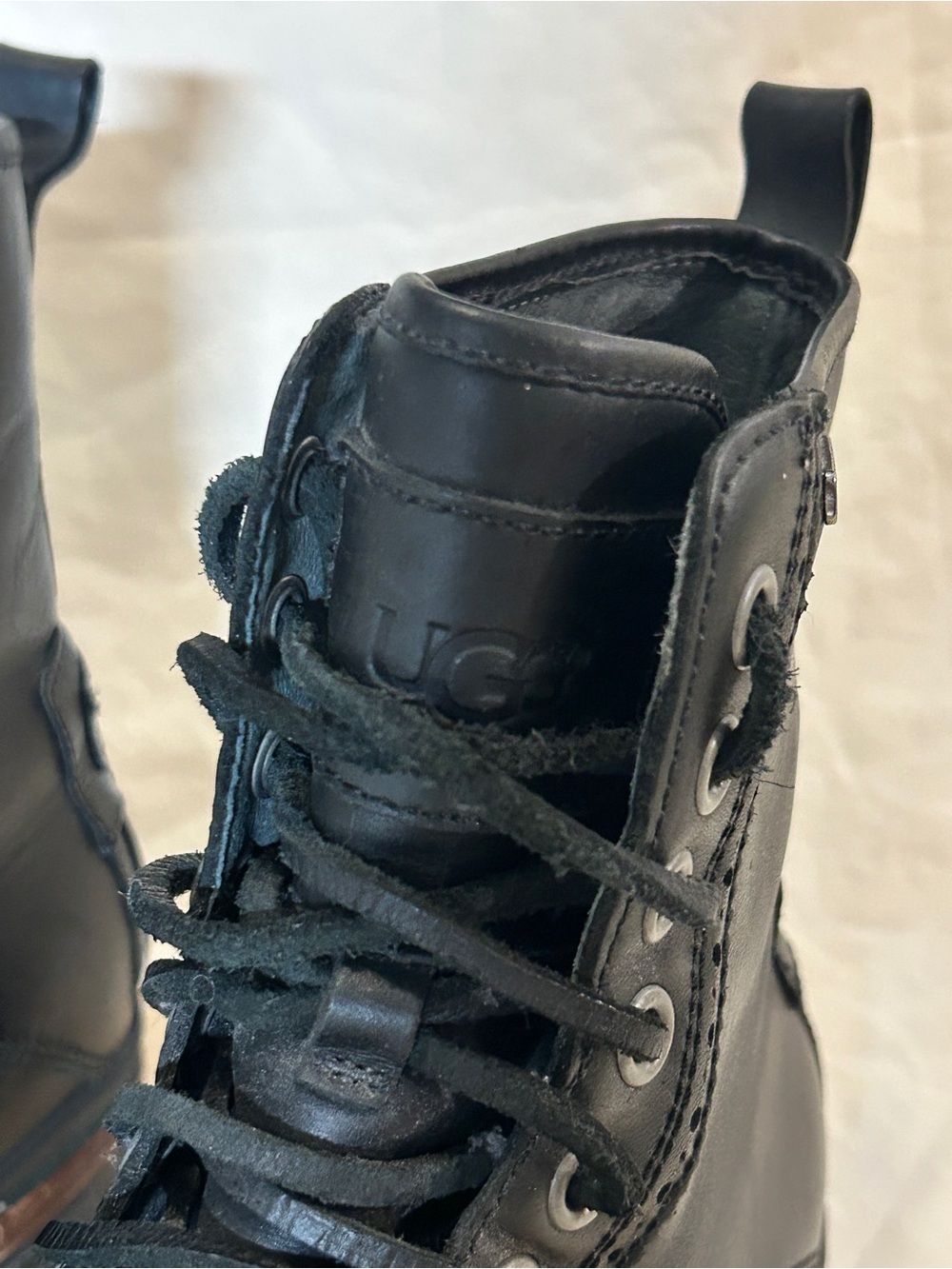 UGG Men’s Branton Black Leather Combat Boot US 9.5 - Picture 5 of 10
